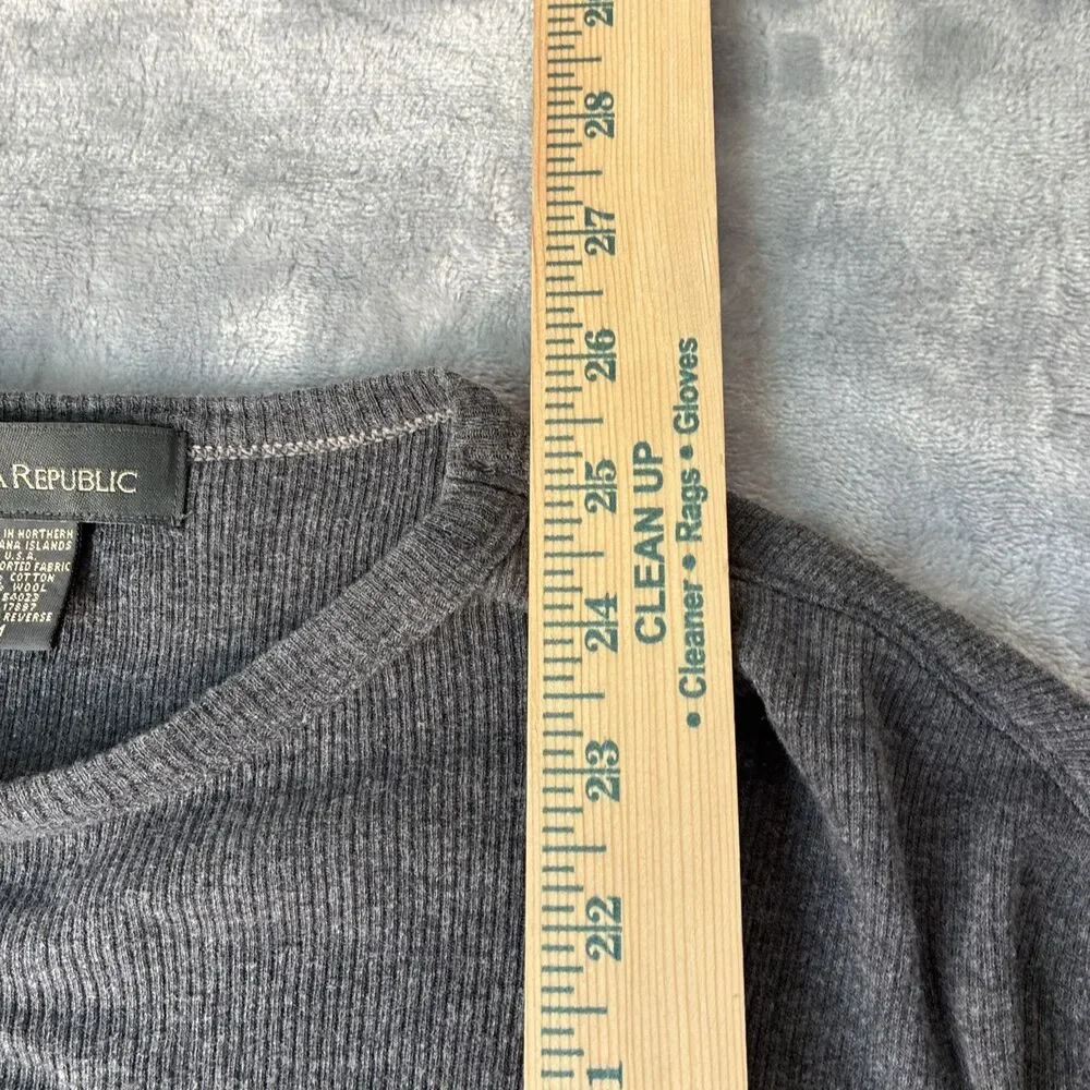 Vintage Banana Republic Long Sleeve Sweater Mens M Gray - Mariana Islands of USA